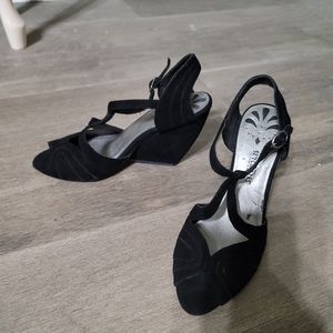 Seychelles Black Velvet Seychelles wedge